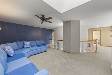 Welcome to this BEAUTIFUL END-UNIT townhome perfectly positioned - photo 25