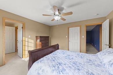 Welcome to this BEAUTIFUL END-UNIT townhome perfectly positioned - photo 27