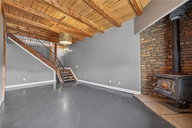Lakefront retreat on Beaver Lake just 15 minutes from Downtown - photo 29