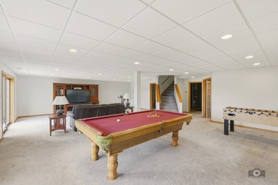 Welcome to this BEAUTIFUL END-UNIT townhome perfectly positioned - photo 32
