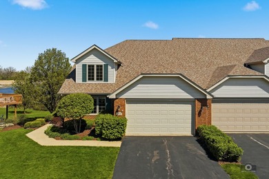 Welcome to this BEAUTIFUL END-UNIT townhome perfectly positioned - photo 38