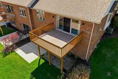 Welcome to this BEAUTIFUL END-UNIT townhome perfectly positioned - photo 43
