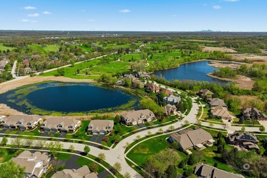 Welcome to this BEAUTIFUL END-UNIT townhome perfectly positioned - photo 47