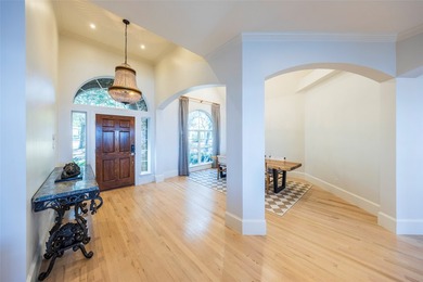 Stunning lakefront home filled with natural light, luxury - photo 3