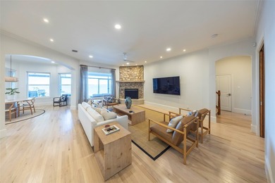 Stunning lakefront home filled with natural light, luxury - photo 5