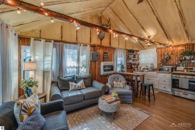 Discover the perfect getaway with this inviting two-bedroom - photo 20