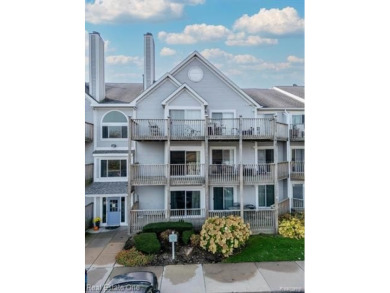 Lake Condo For Sale in Harrison Township, Michigan