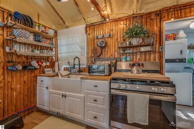 Discover the perfect getaway with this inviting two-bedroom - photo 21
