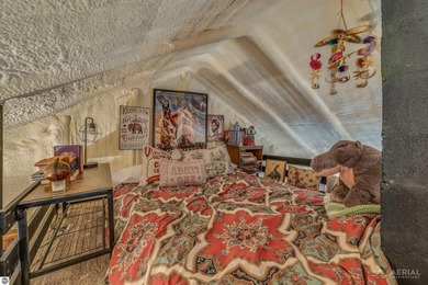 Discover the perfect getaway with this inviting two-bedroom - photo 25