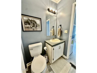Welcome home!! This charming and cozy 3-bedroom, 2- bath home - photo 31