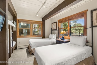 Experience the ultimate alpine lifestyle in this recently - photo 8