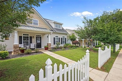 Welcome to this charming home in the highly sought-after Mirror - photo 3