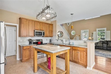 Welcome to this charming home in the highly sought-after Mirror - photo 9