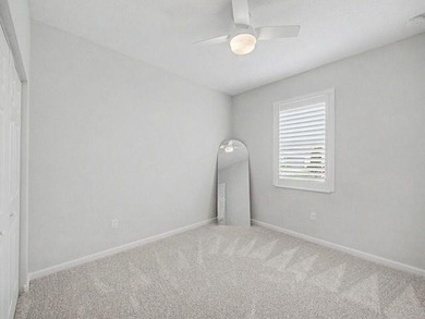 Welcome to this beautifully upgraded 2-bedroom + Den, 2-bathroom - photo 15