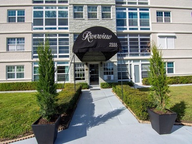 (private lake, pond, coastal) Condo For Sale in Vero Beach Florida