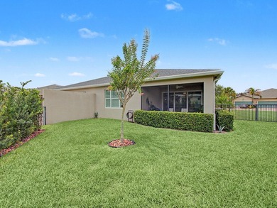 Welcome to this beautifully upgraded 2-bedroom + Den, 2-bathroom - photo 21