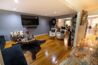 *Experience refined living in this impeccably maintained - photo 4
