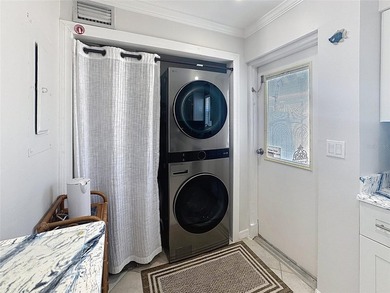 Short Sale. Live a life you don't need a vacation from in this - photo 8
