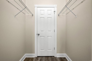 Lender owned! Price reduced to sell! Move in ready unit located - photo 26