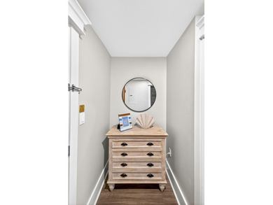 This fully furnished studio offers a spacious private balcony - photo 7