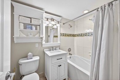 This fully furnished studio offers a spacious private balcony - photo 8