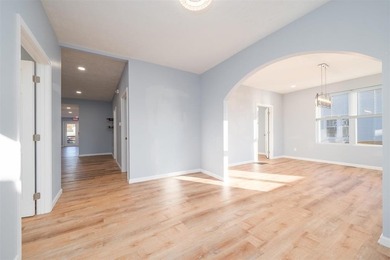 Prime Commercial Opportunity with Exceptional Visibility and - photo 1