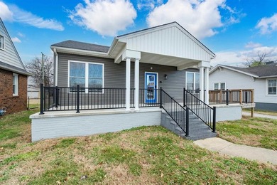 Prime Commercial Opportunity with Exceptional Visibility and - photo 2