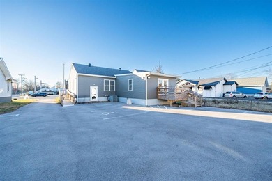 Prime Commercial Opportunity with Exceptional Visibility and - photo 7