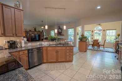 Welcome home to this immaculate, beautifully maintained brick - photo 4