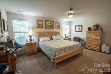 Welcome home to this immaculate, beautifully maintained brick - photo 10