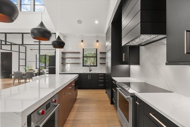Beautifully built in 2022 by Lonnie Richardson, this custom - photo 26