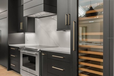 Beautifully built in 2022 by Lonnie Richardson, this custom - photo 27