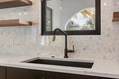 Beautifully built in 2022 by Lonnie Richardson, this custom - photo 28