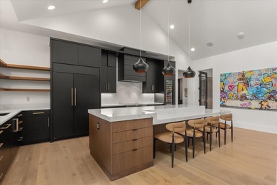 Beautifully built in 2022 by Lonnie Richardson, this custom - photo 30