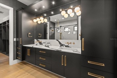Beautifully built in 2022 by Lonnie Richardson, this custom - photo 35