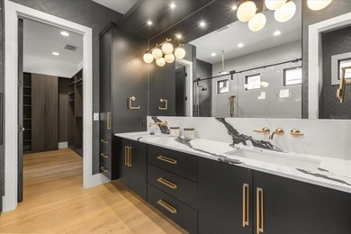 Beautifully built in 2022 by Lonnie Richardson, this custom - photo 36