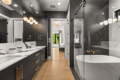 Beautifully built in 2022 by Lonnie Richardson, this custom - photo 37