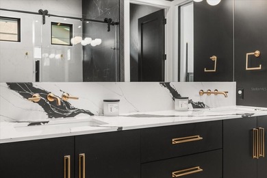 Beautifully built in 2022 by Lonnie Richardson, this custom - photo 41