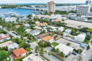 Luxury Contemporary Living in Coveted Providencia Park Step into - photo 44