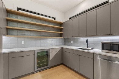 Beautifully built in 2022 by Lonnie Richardson, this custom - photo 47