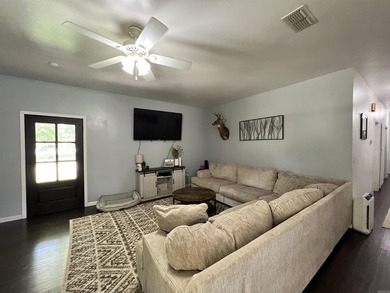 Welcome home to this beautifully updated 3-bedroom, 2-bath - photo 14