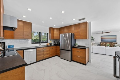 An exceptional opportunity to own a beautifully renovated - photo 21