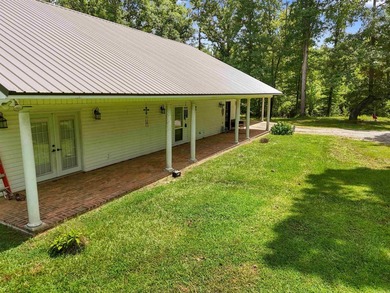 Welcome home to this beautifully updated 3-bedroom, 2-bath - photo 26