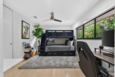 An exceptional opportunity to own a beautifully renovated - photo 26