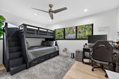 An exceptional opportunity to own a beautifully renovated - photo 27