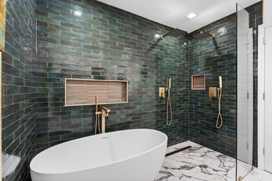 An exceptional opportunity to own a beautifully renovated - photo 37