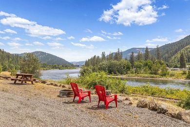 Rare Clearwater River Retreat with Guest Cabins! Whether you're - photo 2