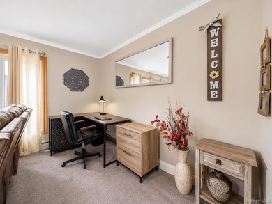 Welcome to this captivating, well maintained ranch in the - photo 6