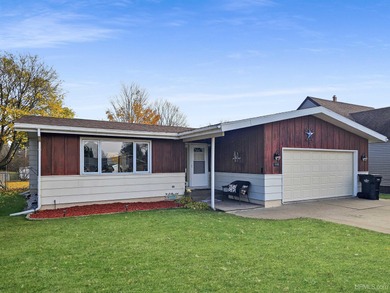 Lake Michigan - Delta County Home Active Under Contract in Escanaba Michigan