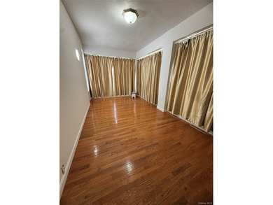 Beautiful single-family home in Bayside on a 48x125 lot, offered - photo 6